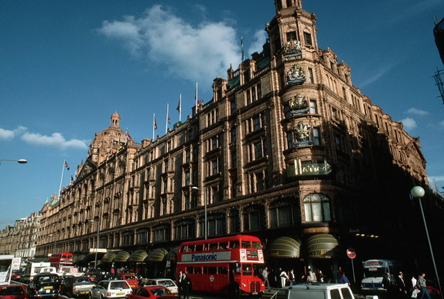 伦敦哈罗德百货骑士桥店。图片来源：视觉中国