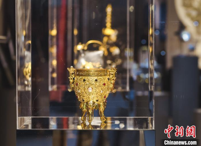 《故宫以东-宫廷新造办》的展品。嘉德典亚艺术周供图