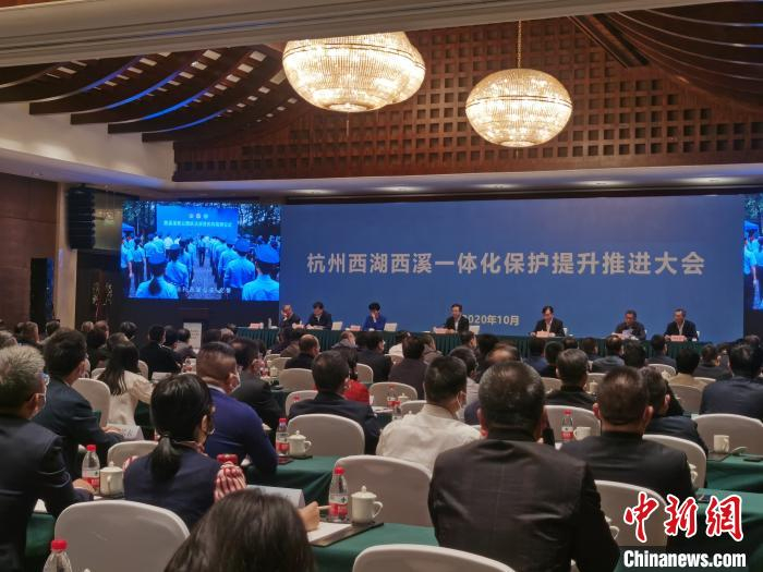 图为活动现场 施杭 摄