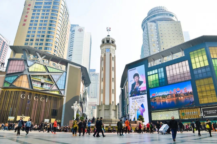 解放碑  邹乐 摄