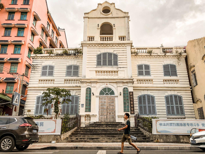 广州湾商会，1991年被列为湛江市文物保护单位