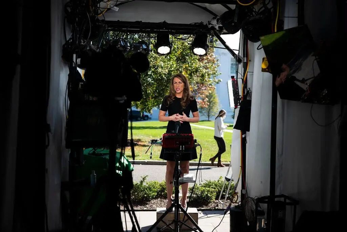 法拉尝试传递信心。