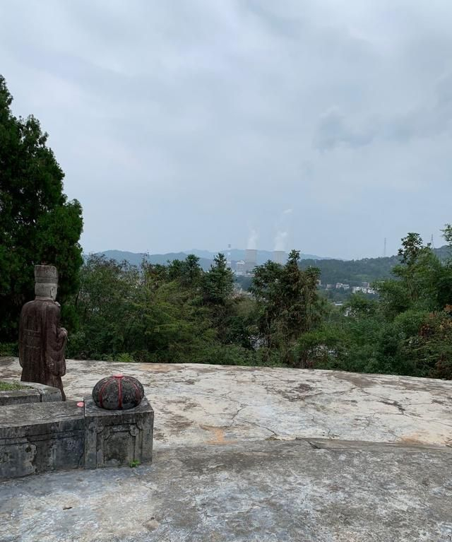 曾祥裕团队考察梅州大埔明代兵部尚书翁万达墓山环水抱气象万千