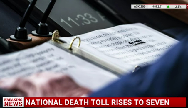 特朗普将白宫新闻发言稿中的“新冠病毒”改为“中国病毒”&nbsp; 视频截图