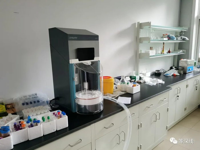 用于分析毒品成分的实验仪器。&nbsp;《等深线》记者&nbsp;倪兆中 &nbsp;摄