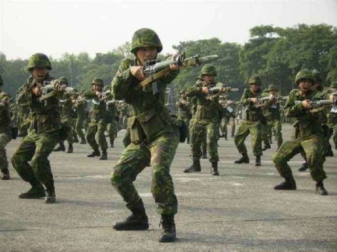 台军训练资料图 图自台媒