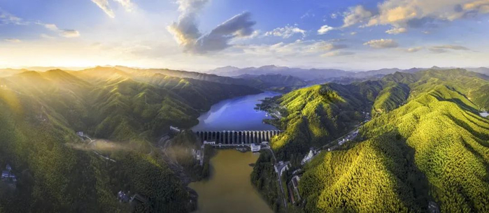 佛子岭水库大坝。新华网发（旌阳 摄）