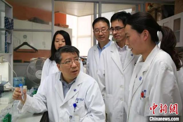 研究团队率先绘制出国内千人乳腺癌基因变异图谱，展示了中国人群乳腺癌最常见的突变基因和突变频率。复旦大学附属肿瘤医院供图