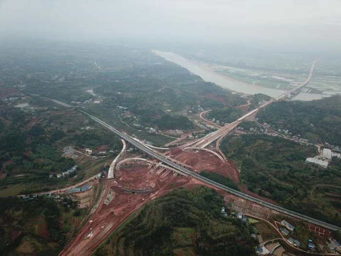 合安高速双江枢纽互通主体完工 孔令志 摄