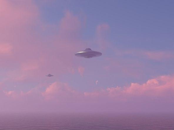 佛州UFO目击：12米长无翼长方形飞船，操纵方式违背物理定律