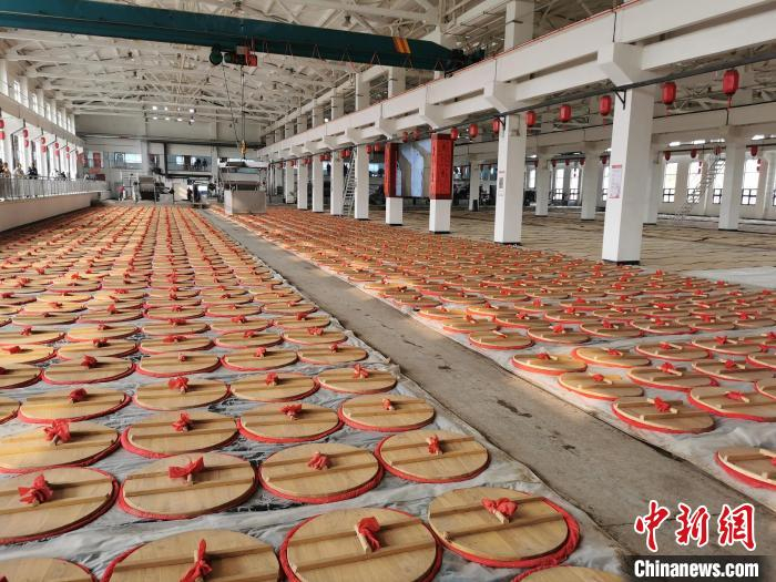 衡水老白干酒厂地缸发酵车间。　王鹏 摄