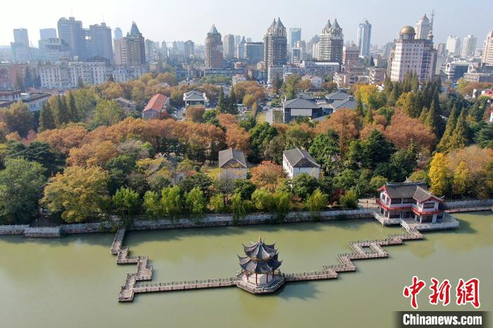 南通博物苑座落在千年濠河之滨。　泱波 摄