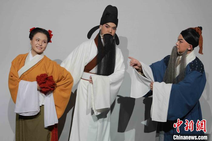 豫剧《石壕吏》剧照。中国戏曲学院供图