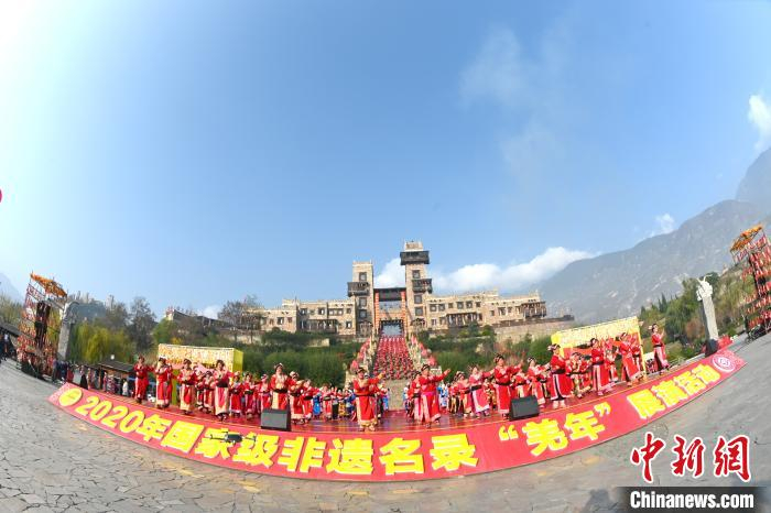 活动现场。　安源 摄