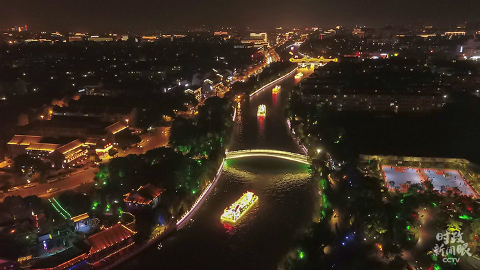  △扬州古运河两岸流光溢彩