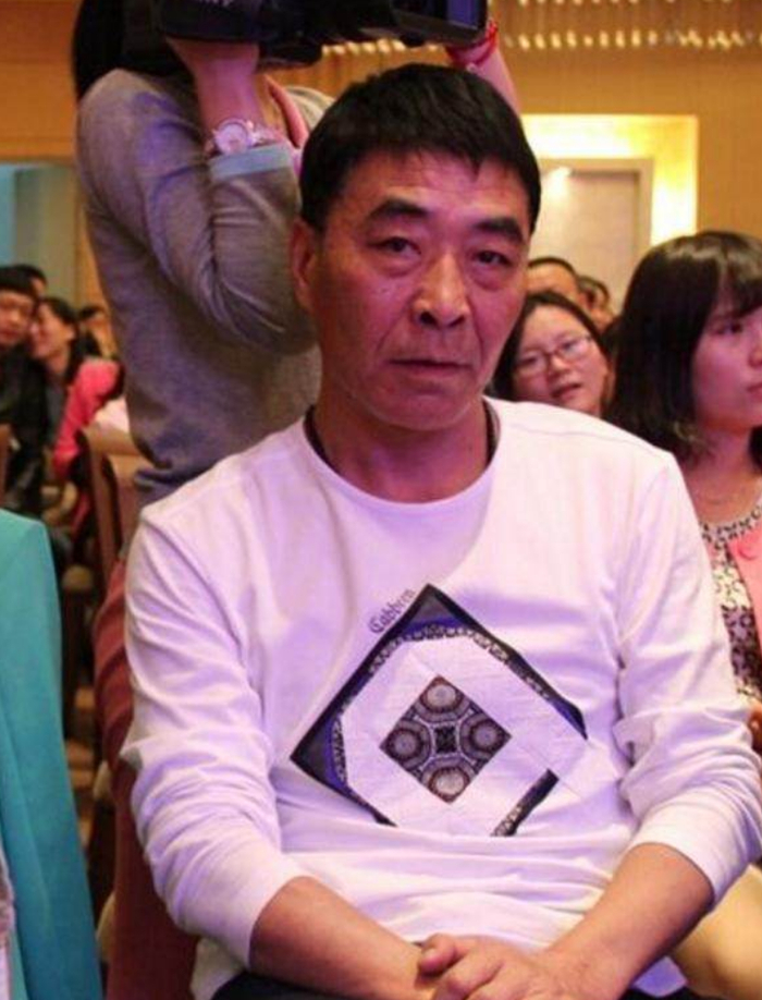 他常年扮演反派小人物，曾经获得影帝称号，在家里是“妻管严”|王双宝|反派|小人物