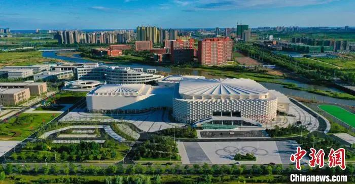 赛事举办地威海南海新区高标准打造了奥林匹克中心。王晓根 摄