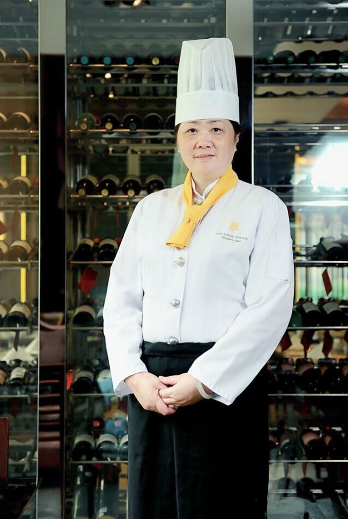 国家级烹饪大师严惠琴