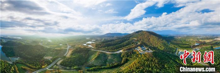     航拍曹山风景。　徐婷　摄