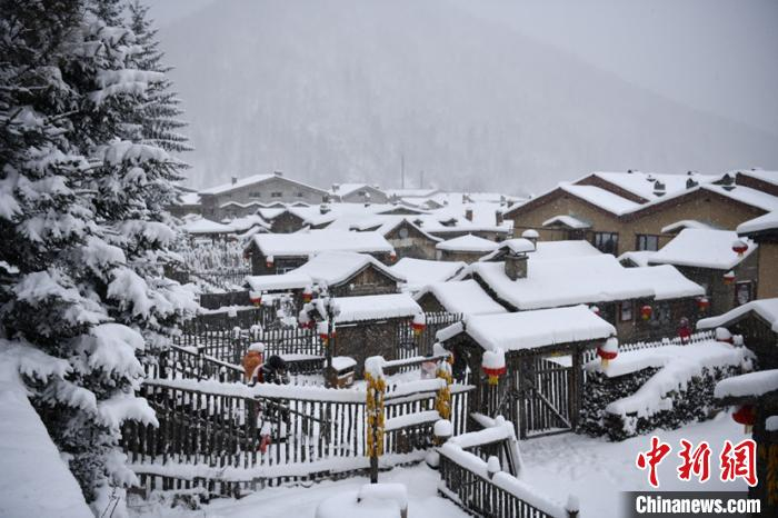 图为黑龙江雪乡景区开园。哈铁提供