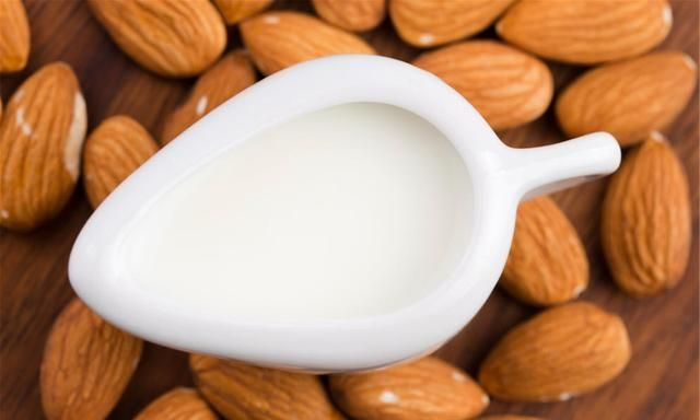 杏仁奶,素食者和乳糖不耐症者的“救星”!