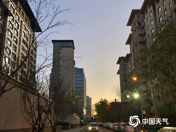 北京今晨天气晴朗。