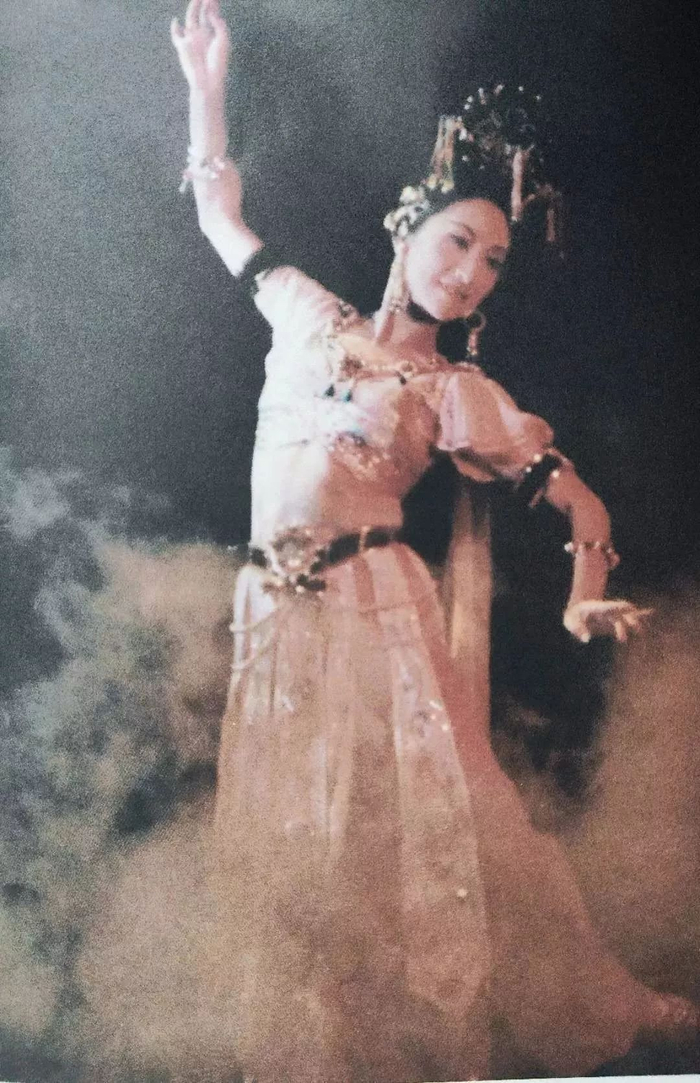 △1980年，陈爱莲举办个人舞蹈专场《霓裳羽衣舞》剧照