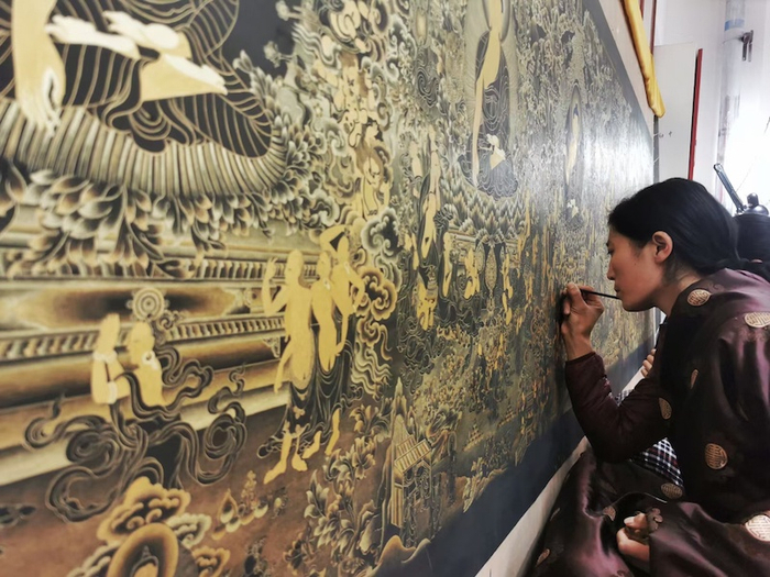 在壤巴拉非遗传习所学习的学生