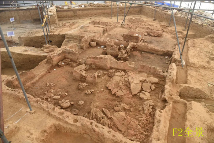 　　仰韶大型房址F2局部