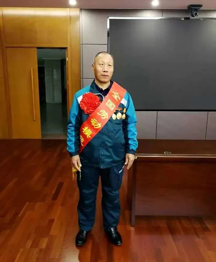 卢运忠,陈和义,周涛,贾衍强,韩建军其中,泰安市共6人接受表彰:中国