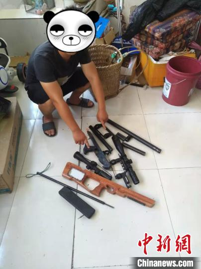 常州警方赴7省份将涉嫌非法贩卖、购买枪支的犯罪嫌疑人一一抓获。　莫国强 摄