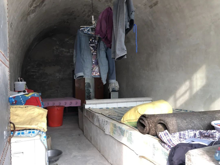 ▲党锁锁家在农村的窑洞。新京报记者 曾金秋 摄