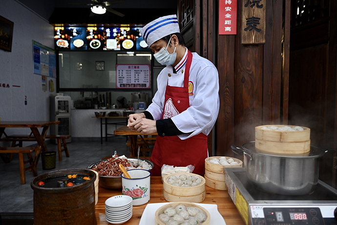 　　2020年11月24日，三明市沙县，佳兰烧卖。澎湃新闻记者 孙湛 图