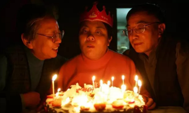 被投毒的清华才女47岁了：25年前，名震全国的
