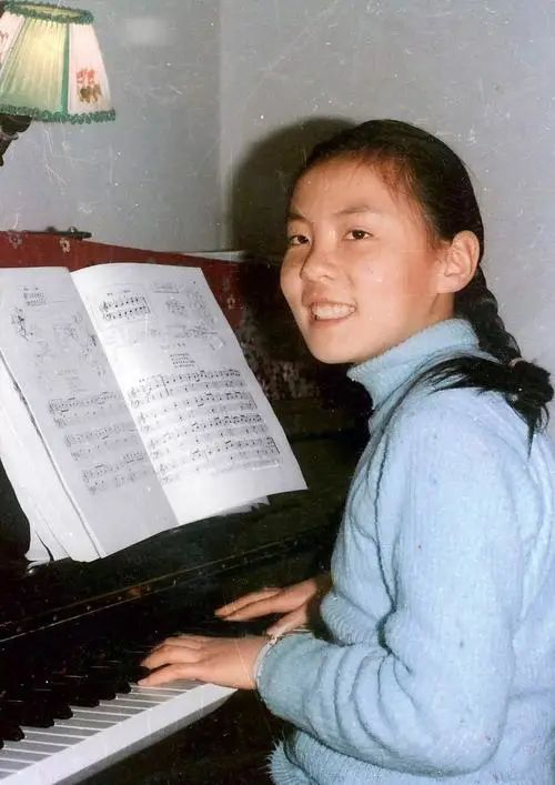 被投毒的清华才女47岁了：25年前，名震全国的