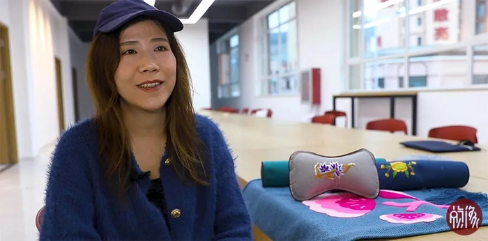 东乡族自治县土本土商贸有限公司总经理、东乡刺绣产业协会创始人马箫箫。中国网记者 赵超 摄