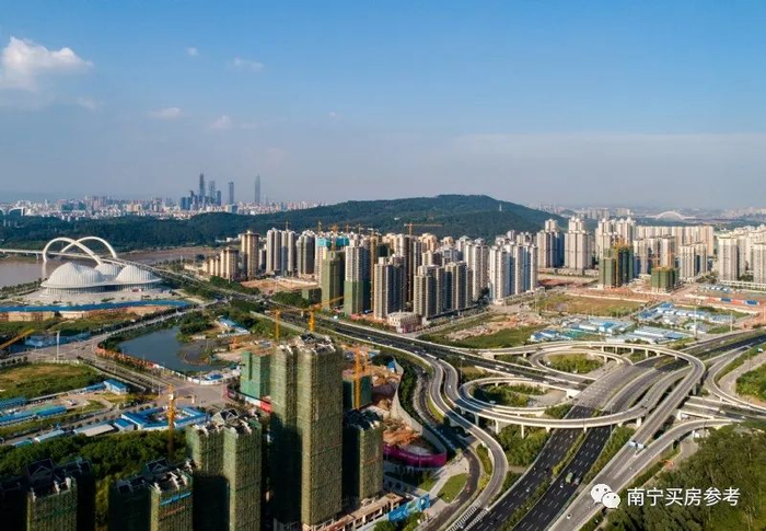 ▲2018年五象新区总部基本成型。南宁晚报 潘浩摄