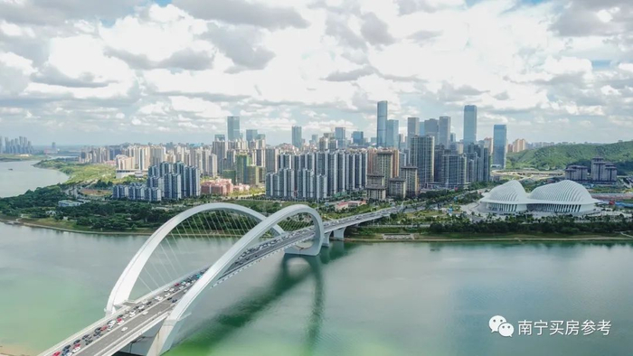 ▲2020年，从南宁大桥望去，五象新区已从蓝图变成现实。图来源南宁晚报