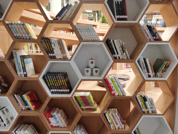 森林书屋内部环境  重庆高速集团供图