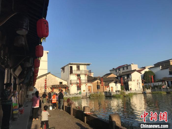 梅渚古村一景。　李典 摄