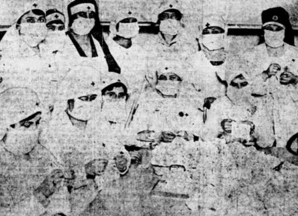 红会护理工作组集体佩戴口罩