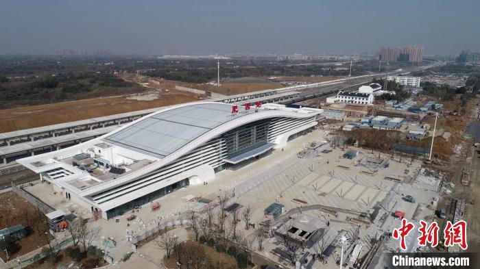 合安高铁肥西站房工程项目进入收尾阶段。　张飞 摄