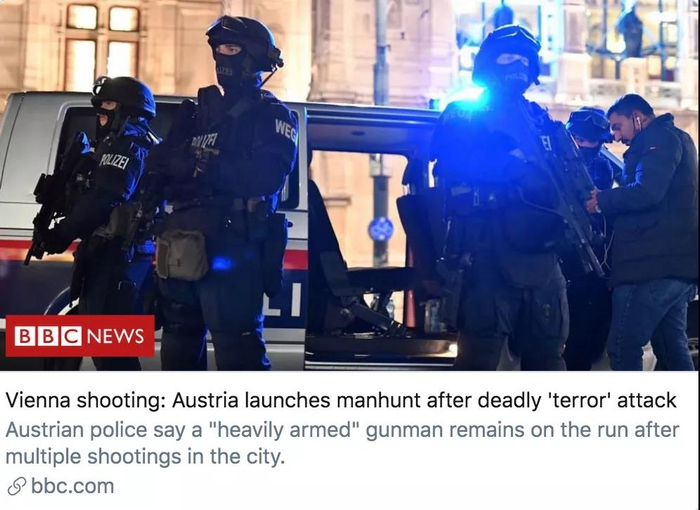 维也纳枪击：奥地利在致命的恐怖袭击事件后展开追捕。BBC报道截图