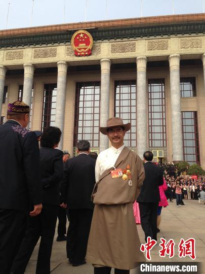 图为2016年，尼玛扎西出席全国政协会议(资料图)。西藏农科院 供图