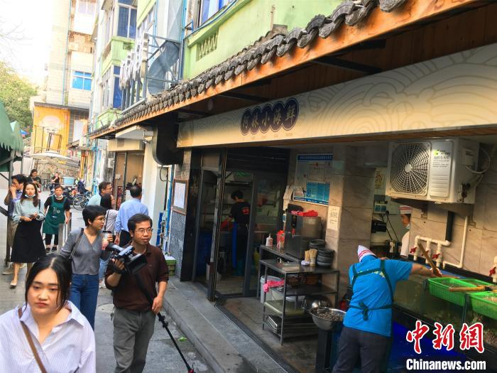 图为改造后的“祝屋巷”老街 宋秀杰 摄