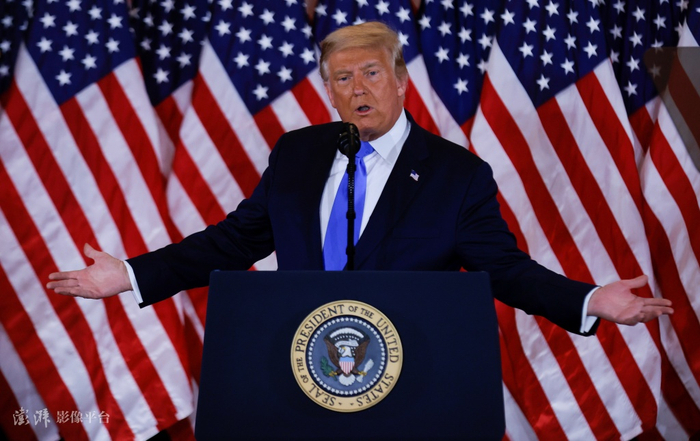 特朗普当地时间4日凌晨在白宫发表演讲，宣称“我们已经赢了” 图自澎湃影像平台