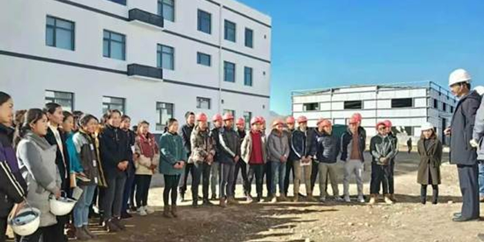 追忆尼玛扎西 大家都说 这位厅级干部的门最容易进 手机新浪网