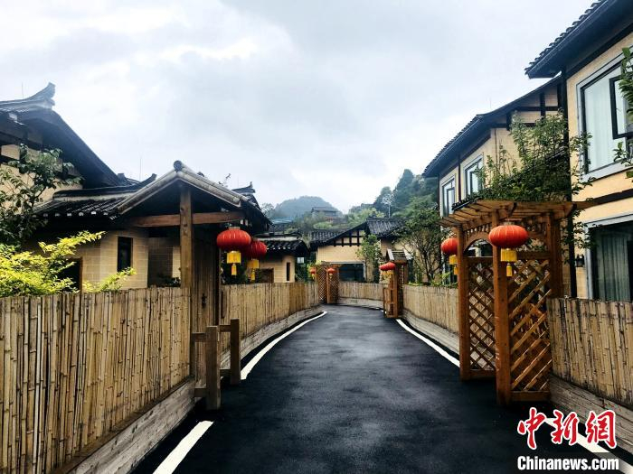 竹山村高端民宿“竹山乡居”外景。　邓霞 摄