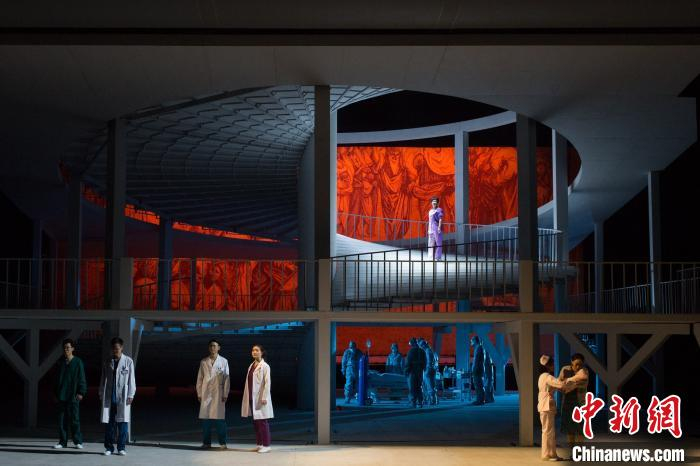 《人民至上》剧照 苏宁 摄