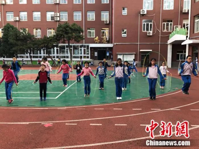 农科院附小的跳绳社团在训练中。唐雪鹏 供图